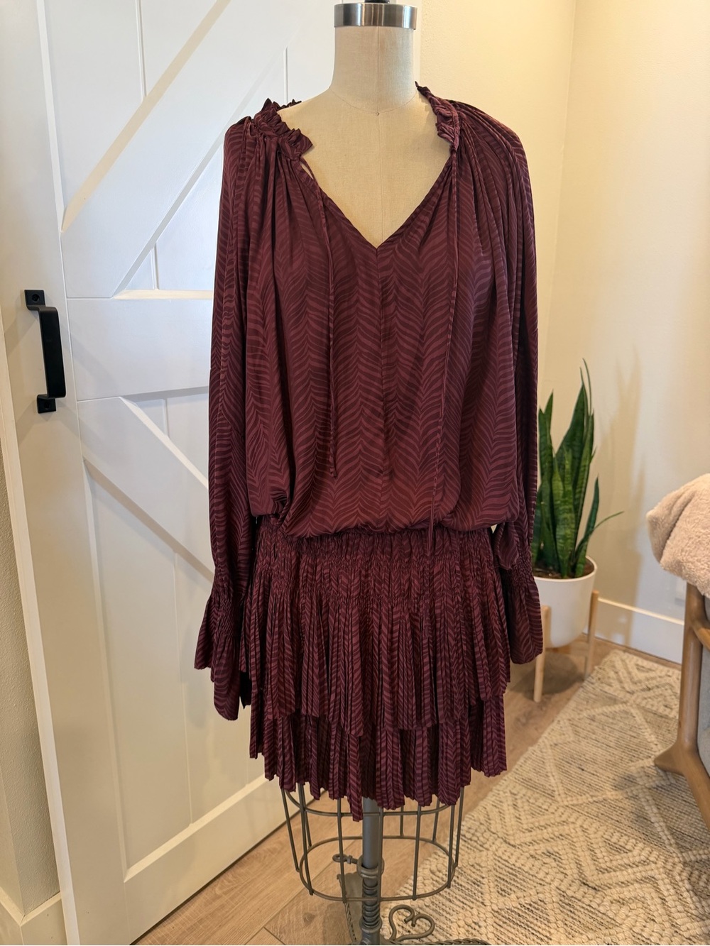 Women's Long-Sleeve Tiered V-Neck Dress — Burgundy
